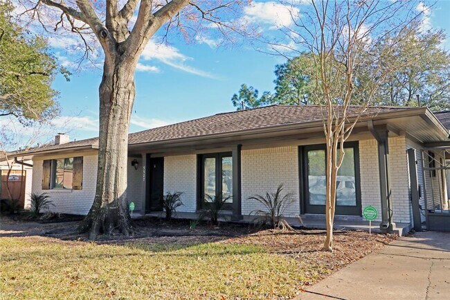 Building Photo - 5527 Valkeith Dr