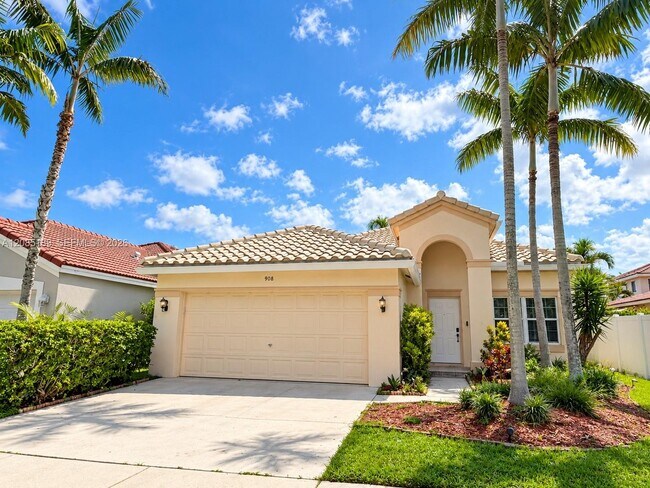 Building Photo - 908 Tanglewood Cir