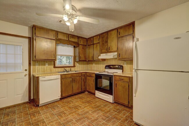 Foto del edificio - 2233 Davis Rd SW