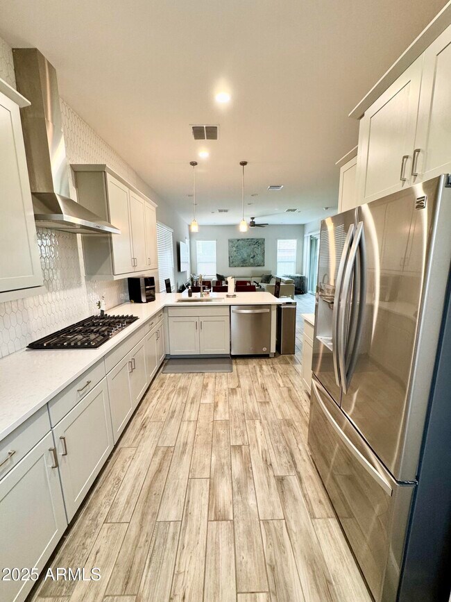 Foto del edificio - 5137 E Anderson Dr