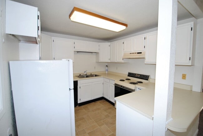 Foto del edificio - 795 Keeling Rd