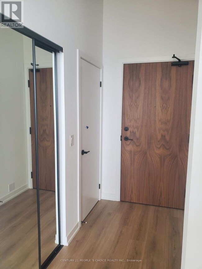 Building Photo - 10 Lagerfeld Dr