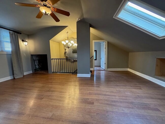 Building Photo - 800 E Belmont Ave