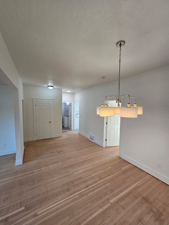 Comedor - 1124 2nd Ave N