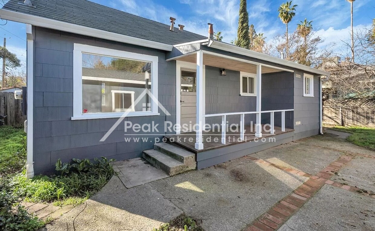 Primary Photo - Charming Colonial Heights Area 2bd/1ba Hom...