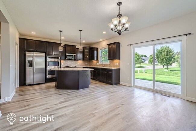 Foto del edificio - 6886 Jewel Ave S