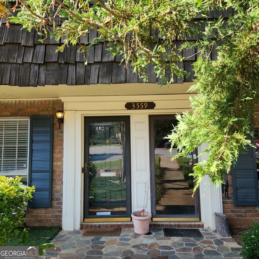 Foto principal - 3559 Old Chamblee Tucker Rd