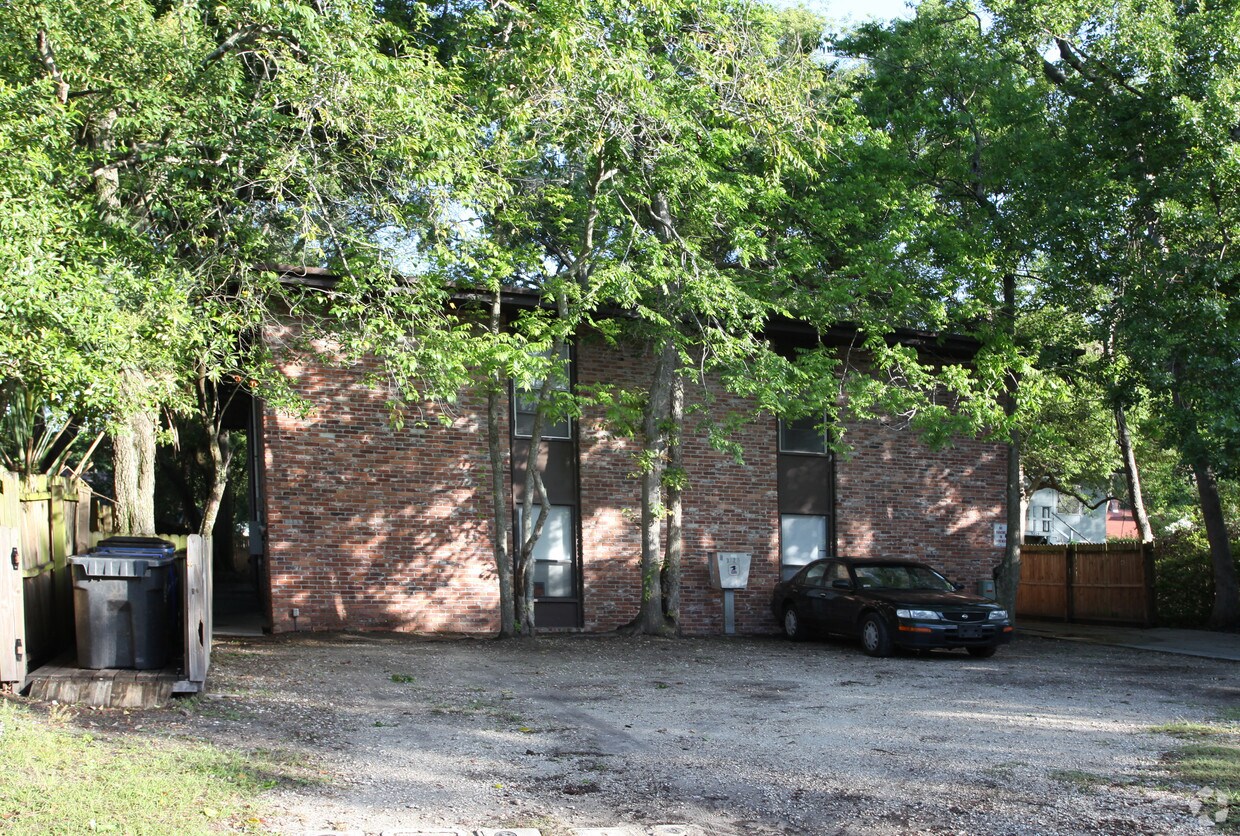 Foto del edificio - 3325 Mayflower St