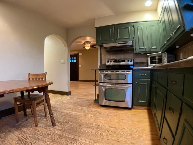 Foto del edificio - 196 Old Town Rd