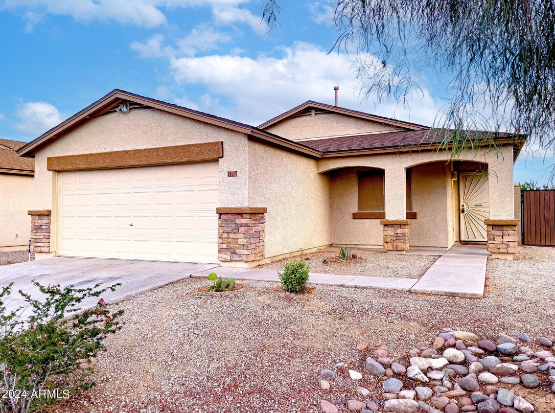 Primary Photo - 1627 E Desert Rose Trail