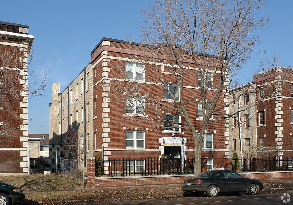Primary Photo - 1822 Park Apartments