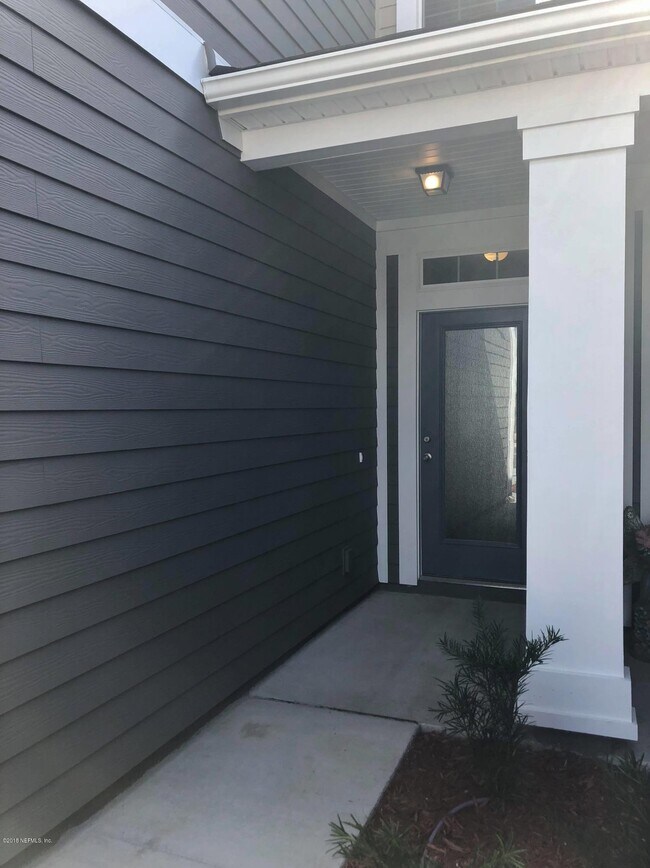 Building Photo - 221 Servia Dr