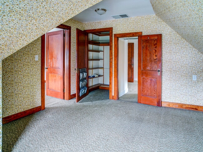 Building Photo - 401 E Chilhowie Ave