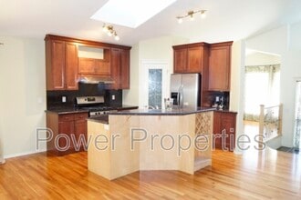 Building Photo - 138 Discovery Ridge Blvd SW