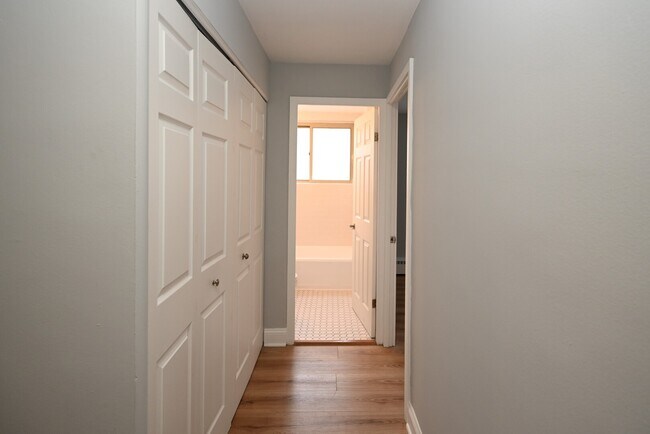 Foto del edificio - 6833 N Oakley Ave