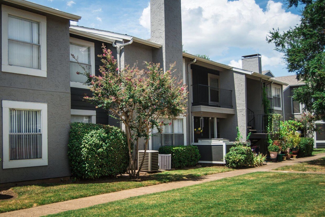 Parc Lake / Bay Shore Village Rentals Lewisville, TX