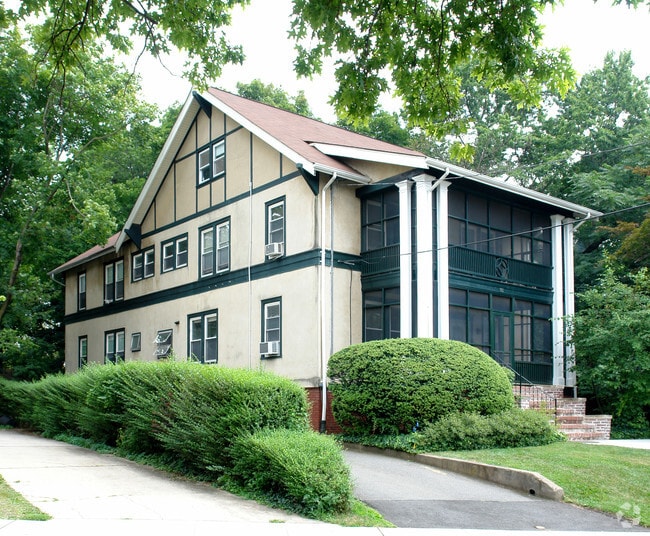 Building Photo - 31 Lincoln Ave