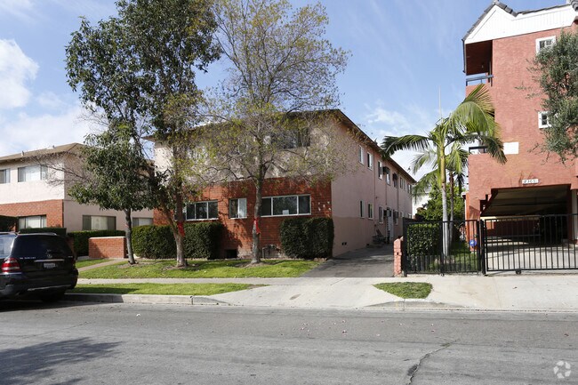 Foto del edificio - 2301-2305 Naomi St