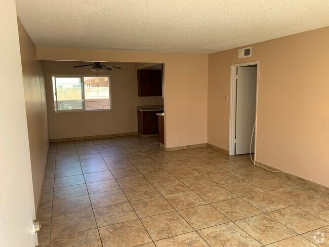 Building Photo - 11644 Bellflower Blvd