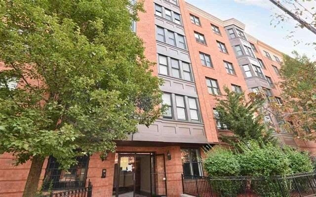 Foto principal - 900 Madison St
