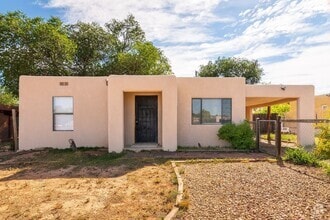 Building Photo - 1317 Declovina St