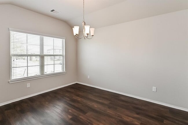 Building Photo - 14005 Lake Cres Dr