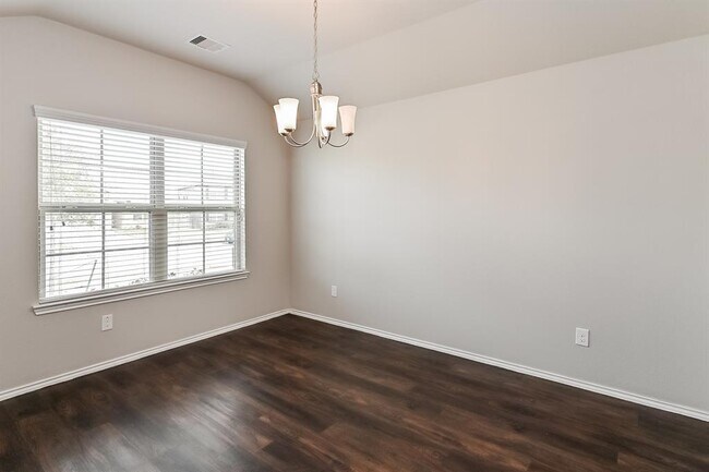 Foto del edificio - 14005 Lake Cres Dr