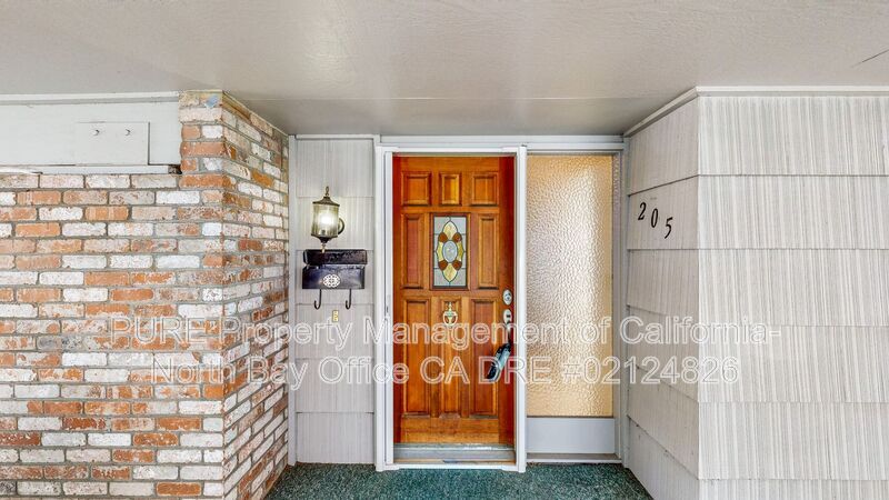 Foto principal - 205 White Oak Dr