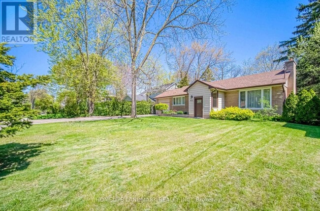 Building Photo - 425 Maple Grove Dr