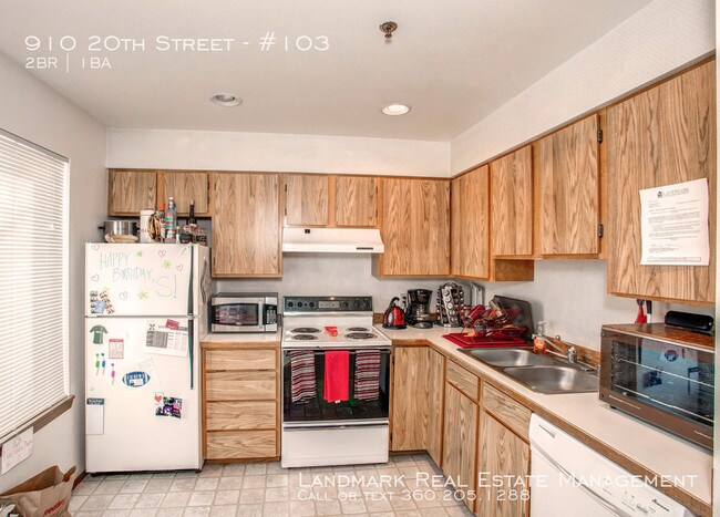 Building Photo - PRELEASE NOW! 910 20th St.