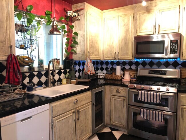 Kitchen #2 - 250 Forest Ridge Rd