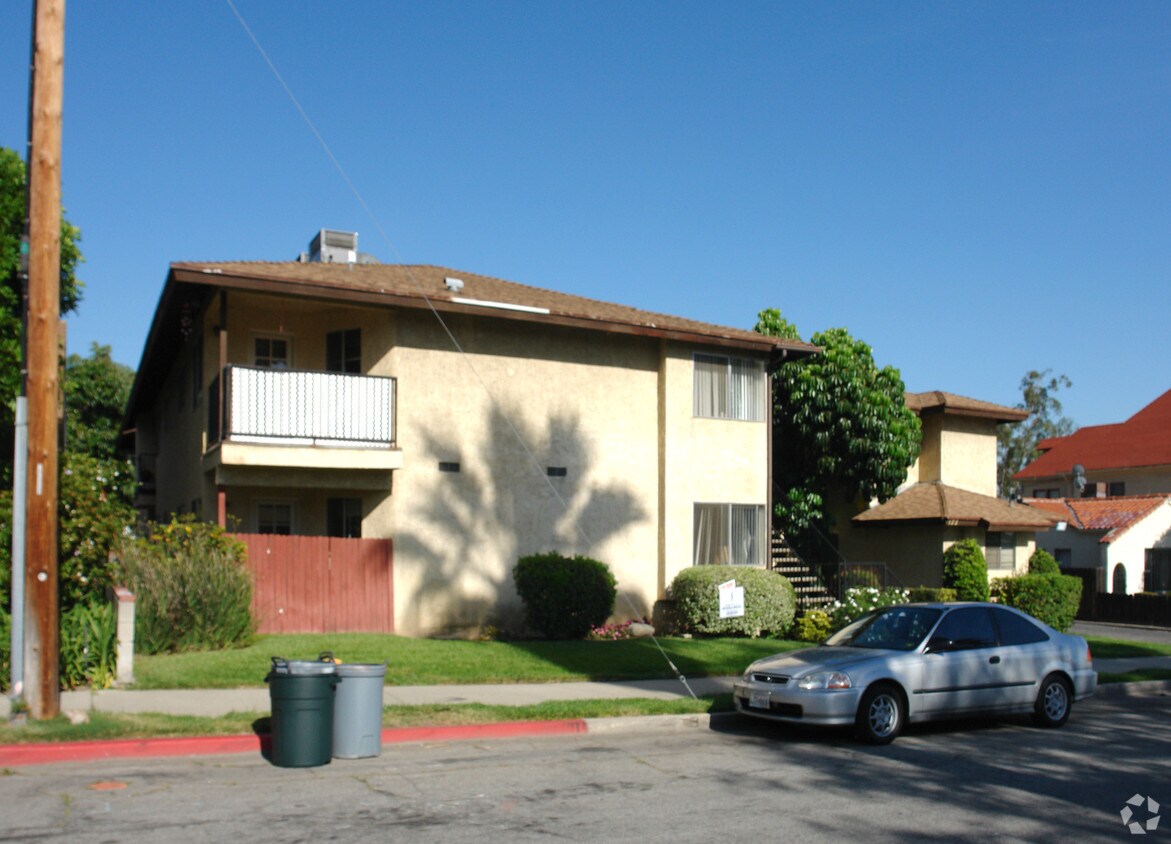 Building Photo - 122 N Primrose Ave