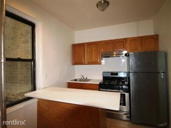 Primary Photo - 254 E 4th St