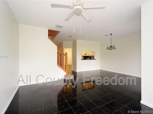 Foto del edificio - 8331 Vía Serena