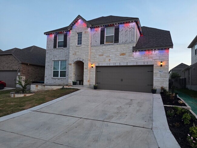 Building Photo - 942 Blue Violet