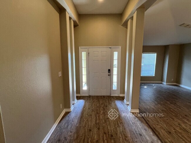 Building Photo - 3619 Briar Run Dr