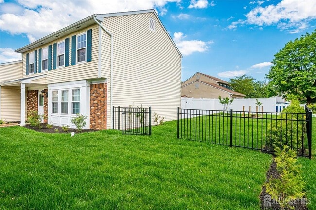 Building Photo - 40 Azalea Dr