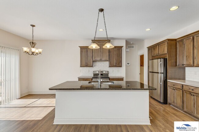 Foto del edificio - Andover Schools - 4 bedroom 3 bath