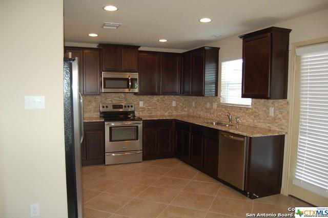 Building Photo - 864 Foxfire Dr