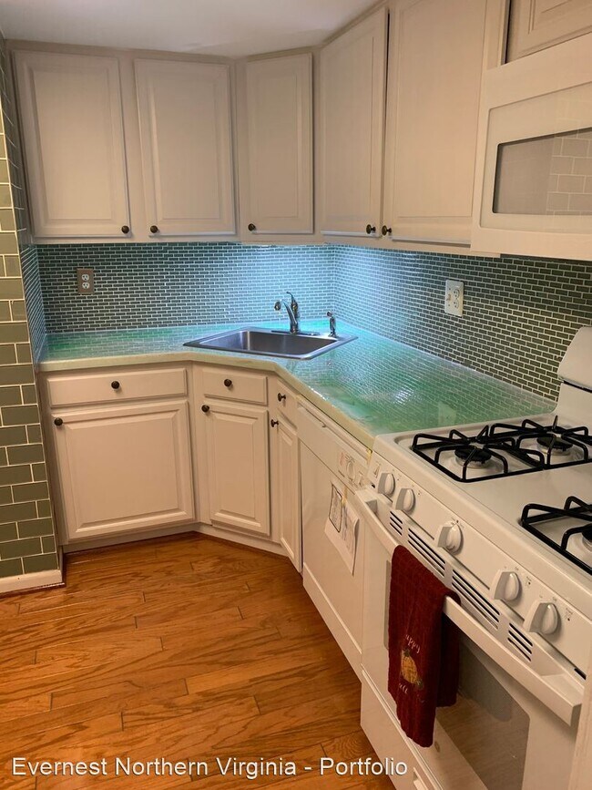 Building Photo - 3 br, 2 bath House - 1528 Northgate Square...