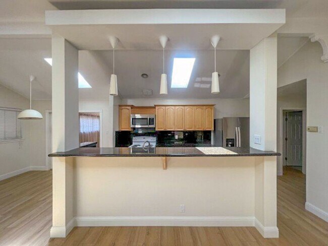 Foto del edificio - 3 Bed 2 Bath Home in Newark with Large Backyard! Small Pets Welcomed!