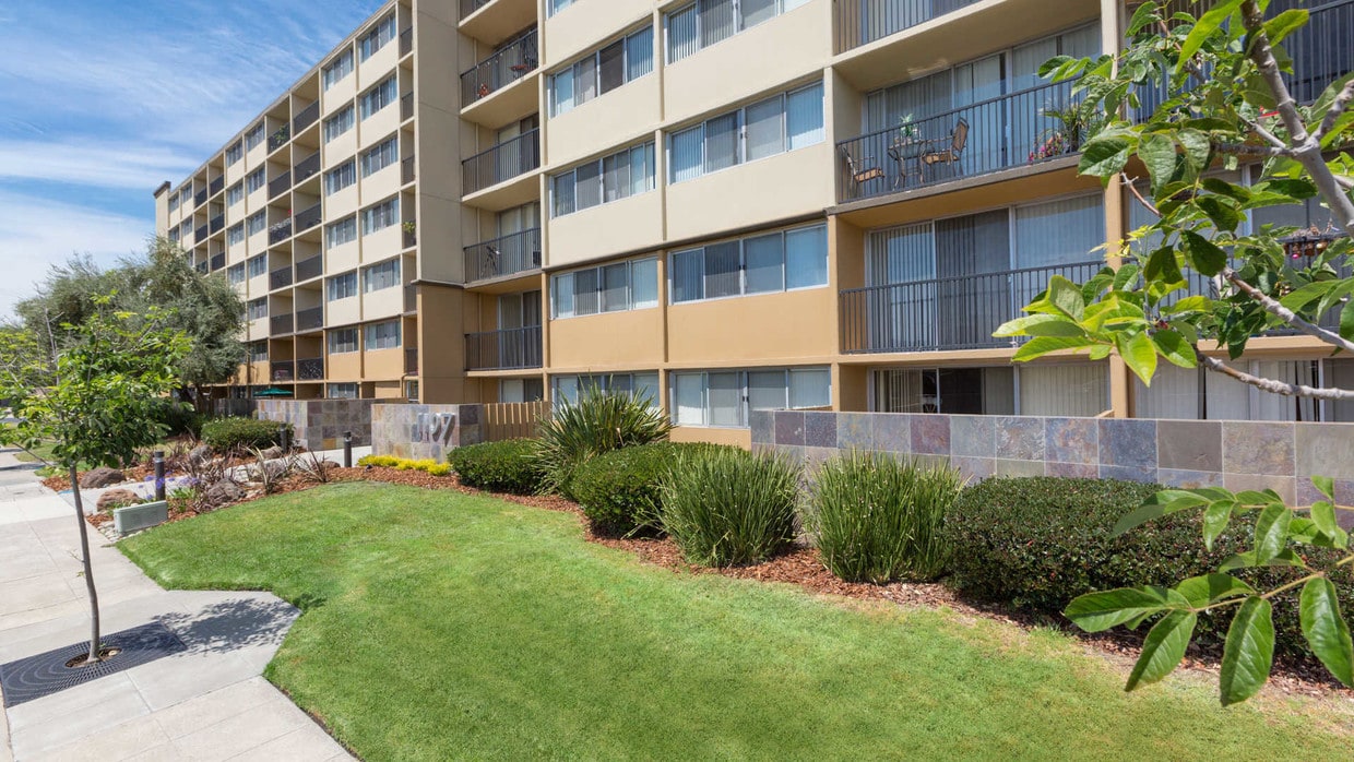 Avenue Two Apartments Redwood City, CA