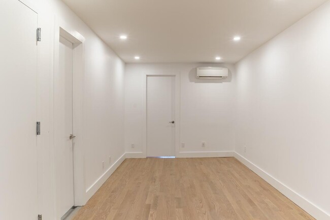 Foto del edificio - 435 Dekalb Ave