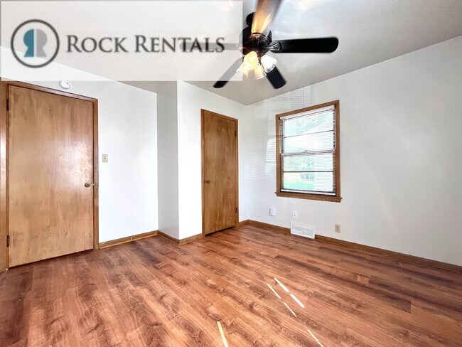 Foto del edificio - 2 Bed 1 Bath in Quiet Neighborhood