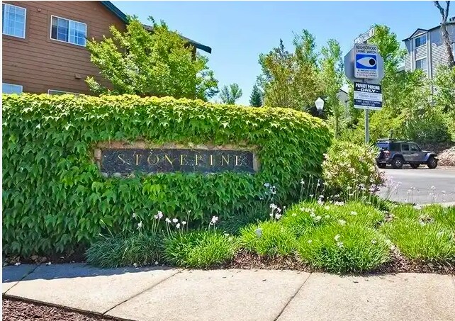 Foto del edificio - 216 Stone Pine Ln