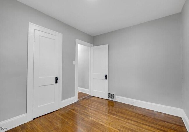 Building Photo - 3363 E 102nd St