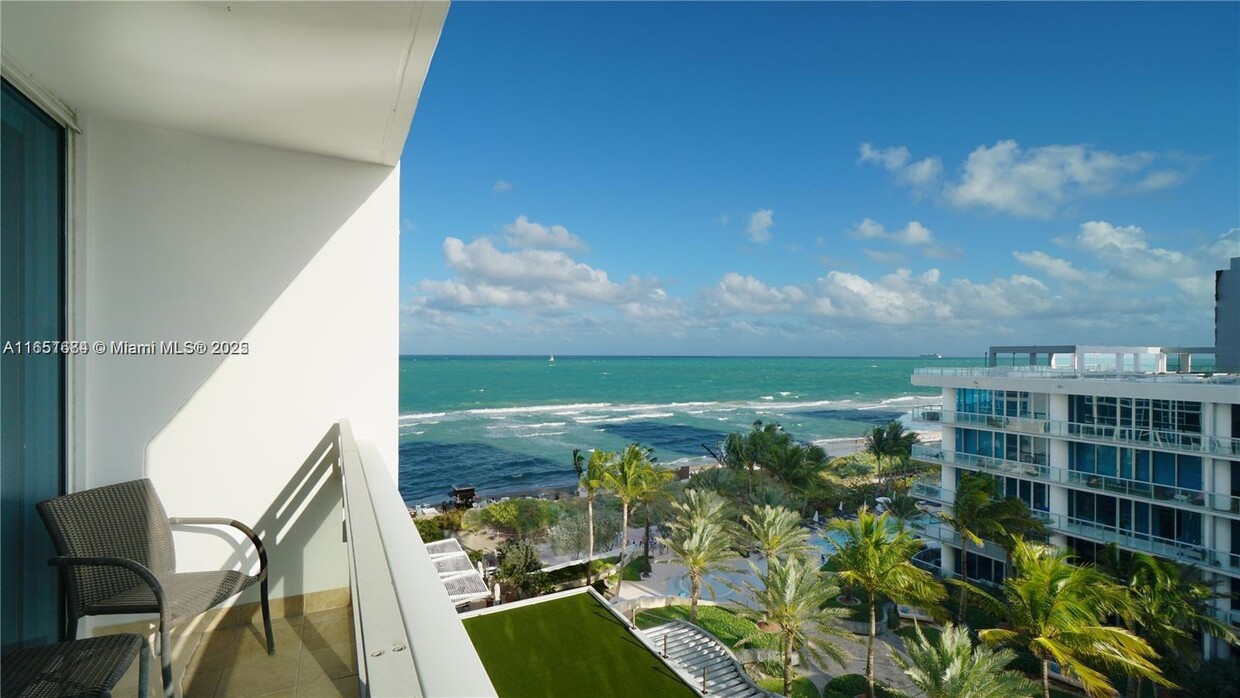 Foto principal - 6801 Collins Ave