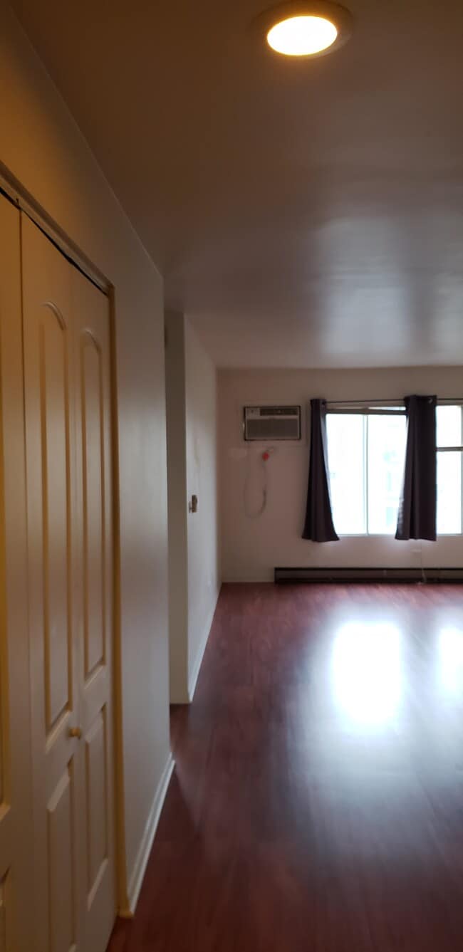 Building Photo - 336 Lathrop Ave