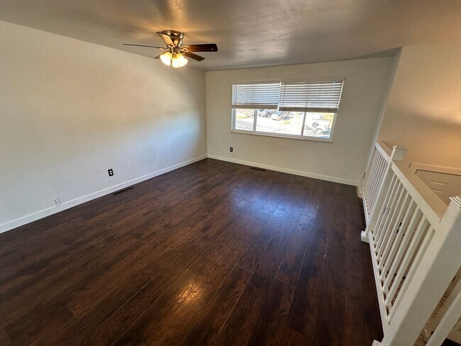 Foto del edificio - GREAT SINGLE FAMILY HOME CLOSE TO RESTAURA...