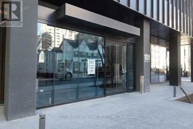 Building Photo - 101 Charles St E